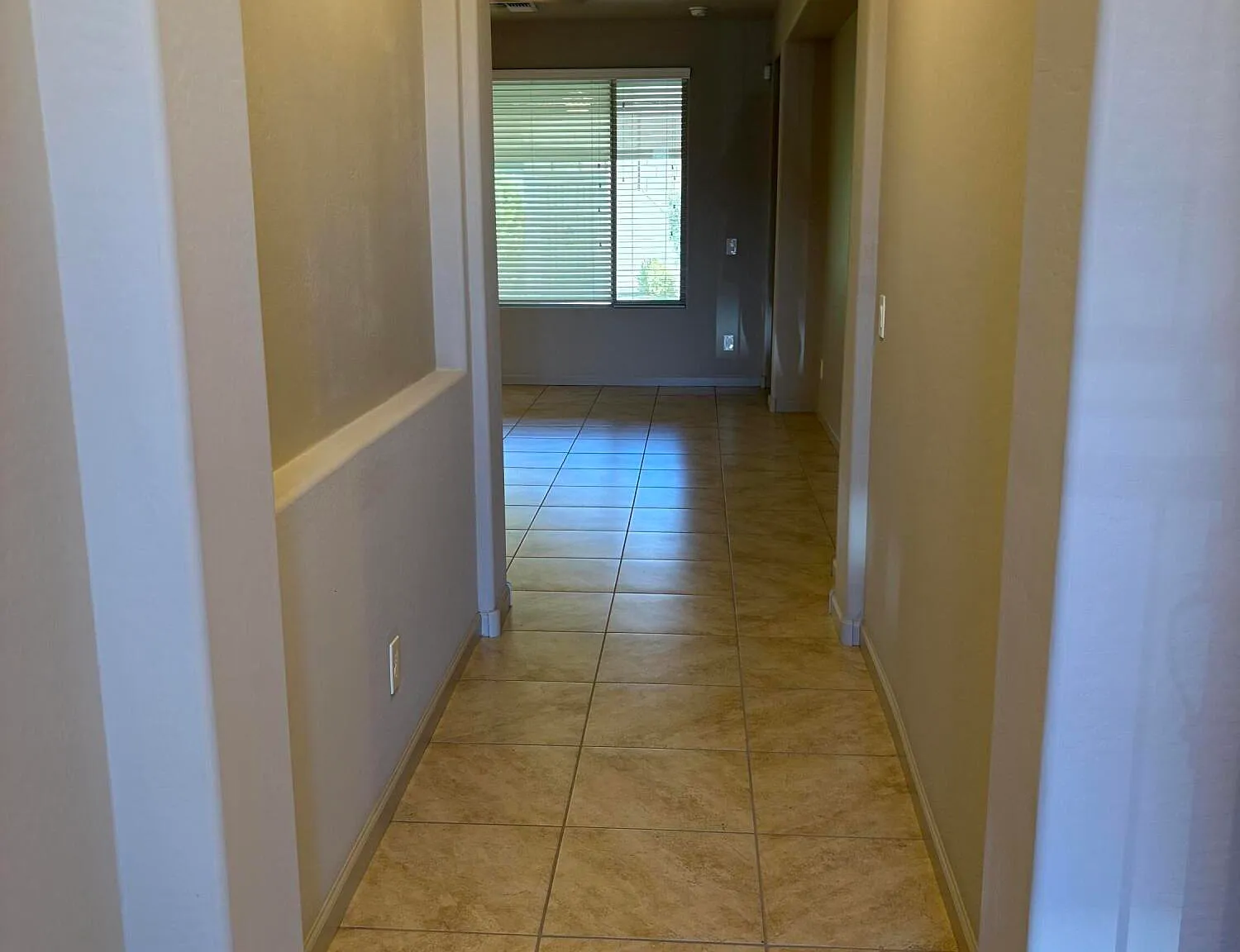 3 bed, 2.0 bath, 1800 sqft, $2,650 — Photo 2