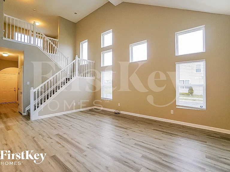 5679 Battle Creek Way — Photo 3