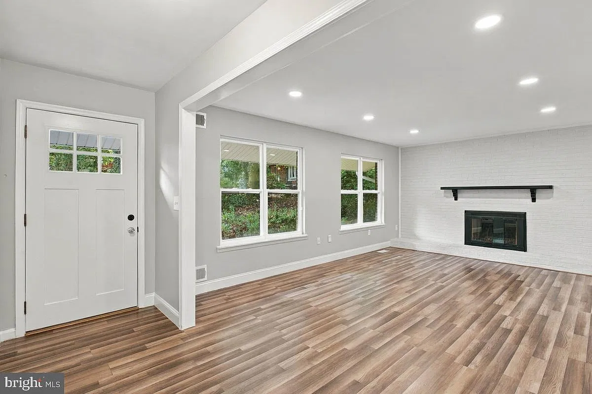 4 bed, 3.0 bath, 2184 sqft, $3,200 — Photo 3