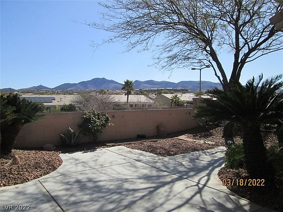 3rd image of 2252 Garden City Ave