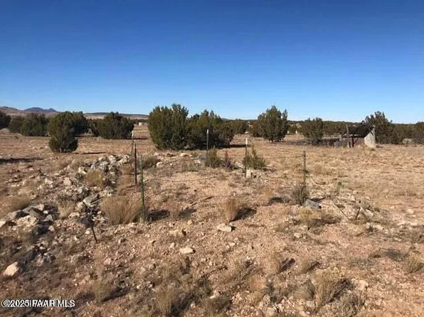 9800 W Boiling Pot Rd, Ash Fork, AZ 86320