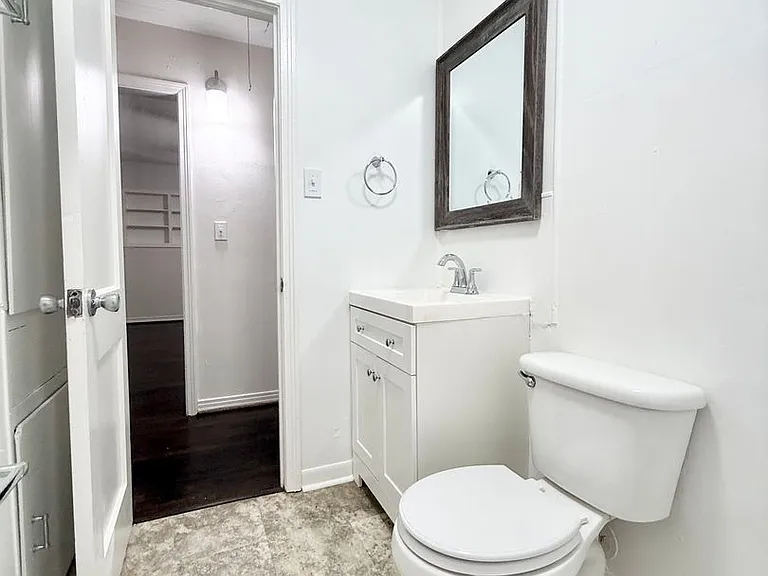 832 S Anderson St — Photo 16