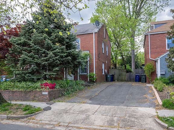 4th image of 300 S Veitch St