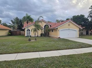 5320 Helene Cir, Boynton Beach, FL 33472