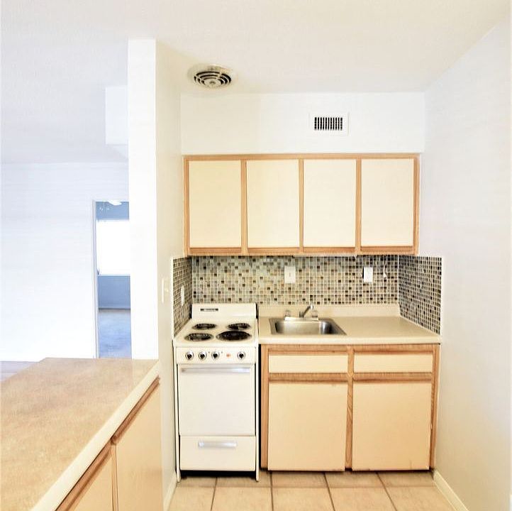 1st image of 200 Agnes Ct APT 26