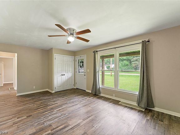 4th image of 309 North Rd SE