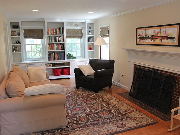 Living Room w/Built-ins
