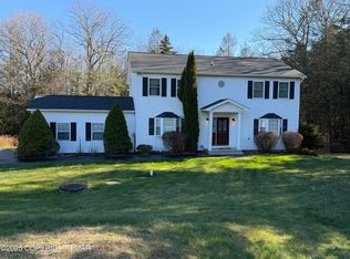 278 McNamara Ln, Tobyhanna, PA 18466