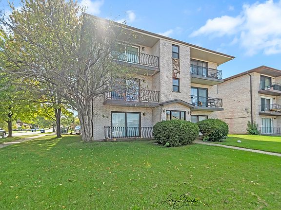 3rd image of 8125 W 87th St APT 2E