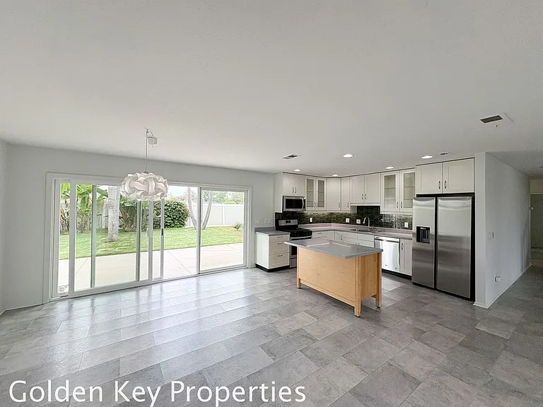 5510 Los Robles Dr — Photo 2