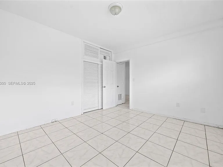 2072 NE 169th St #2 — Photo 13
