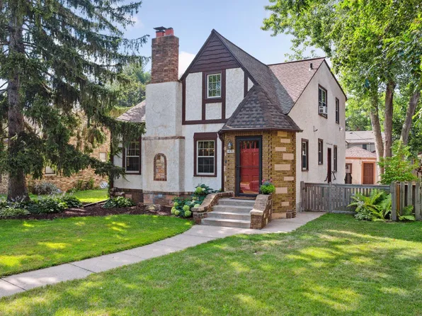 1430 Iowa Ave W, Falcon Heights, MN 55108