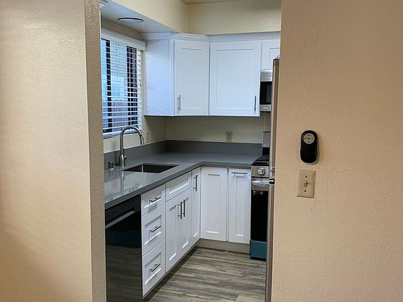 4th image of 4471 48th St APT A