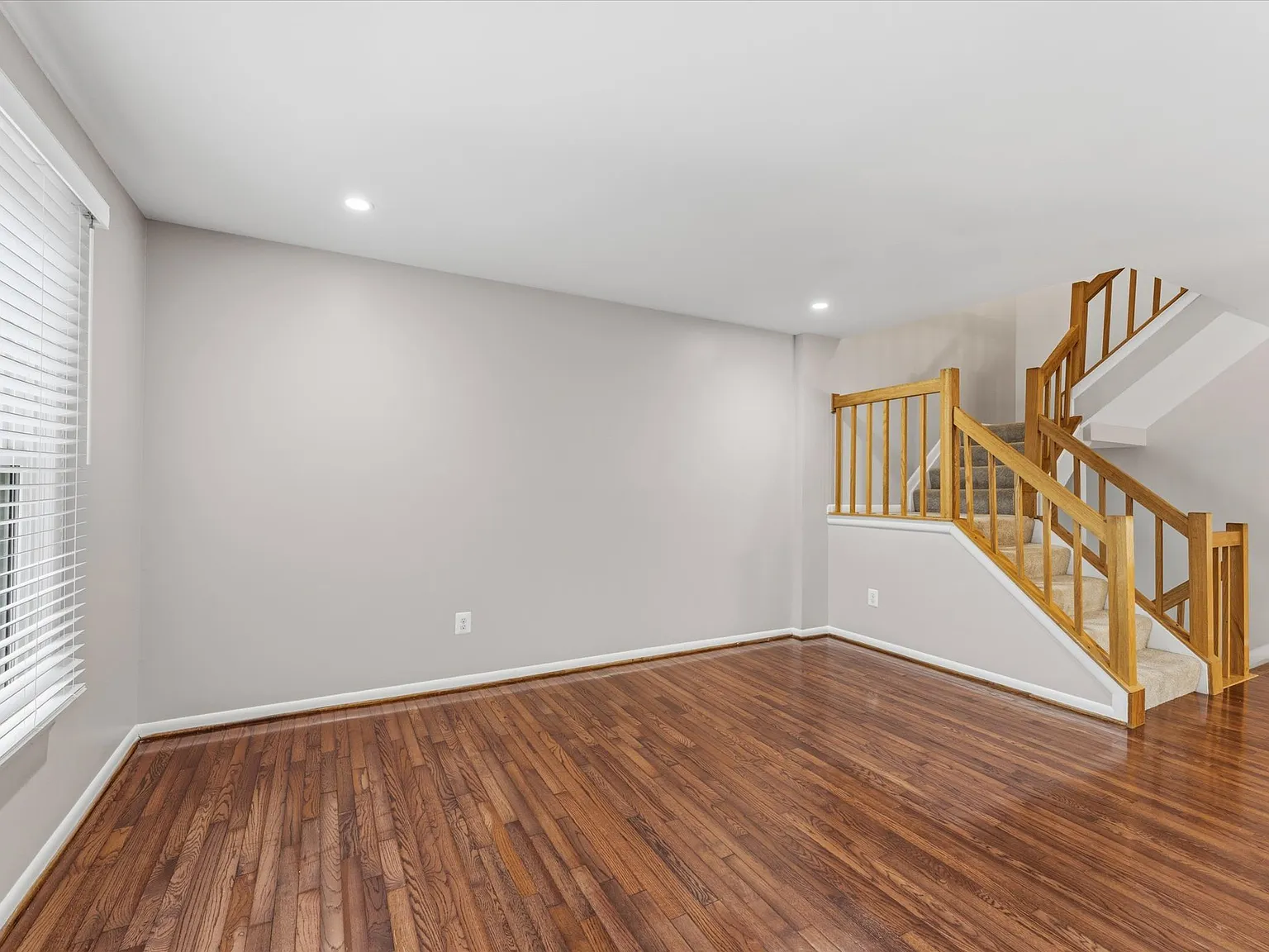 3 bed, 3.5 bath, 1892 sqft, $3,400 — Photo 3