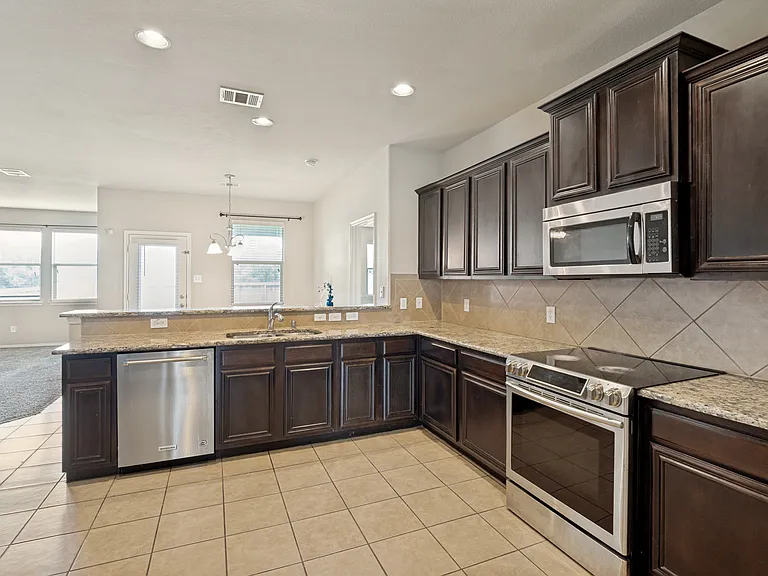 1305 Lone Pine Dr — Photo 7