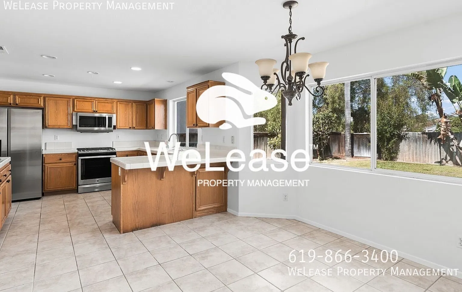 Large, beautiful home in Chula Vista with fenced yard! — Photo 2