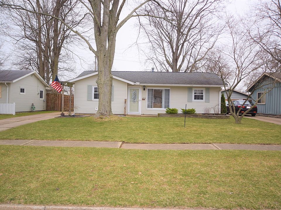 1st image of 453 Walnut Dr