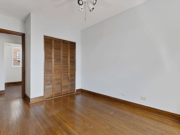 4th image of 1607 W Ainslie St APT 3