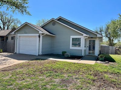 921 E 52nd St S, Wichita, KS, 67216
