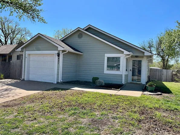 921 E 52nd St S, Wichita, KS 67216