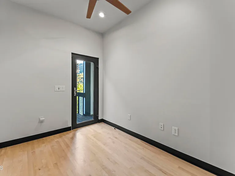 1101 Outlook Ln — Photo 25