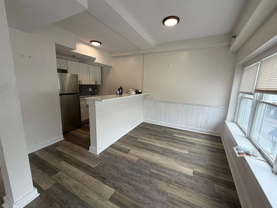 211 Onset Ave