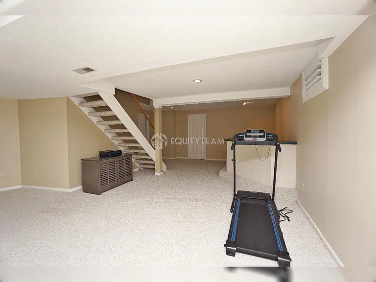 6275 Hummingbird Dr — Photo 28