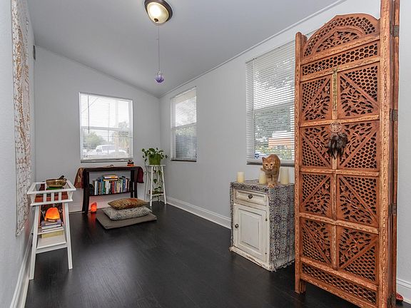 2nd image of 3405 Greenwood Ave