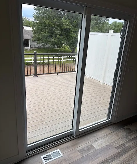 85 E Lee St — Photo 12