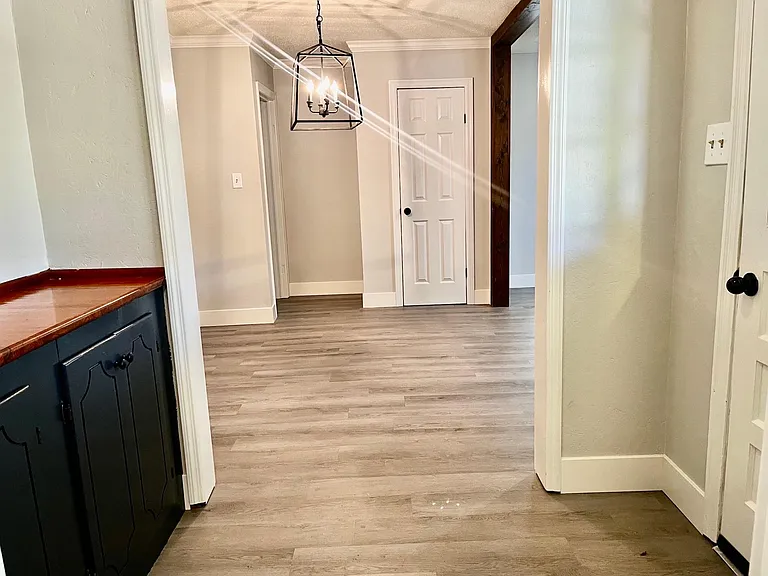 601 Marion Ave — Photo 9