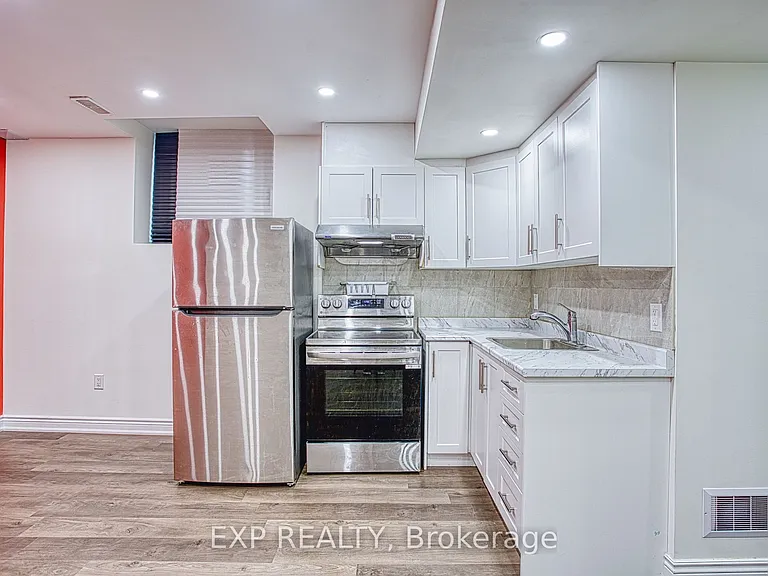 15 Riley Ave — Photo 6