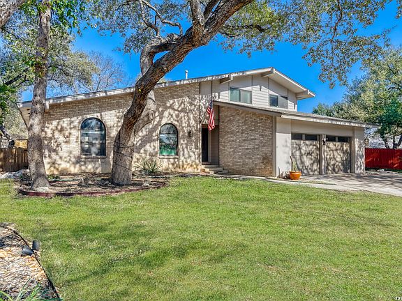 2nd image of 13922 Sugarberry Woods Street
