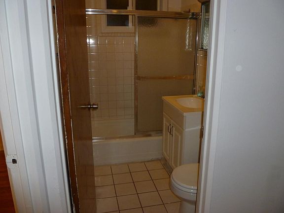 3rd image of 6250 N Francisco Ave #3