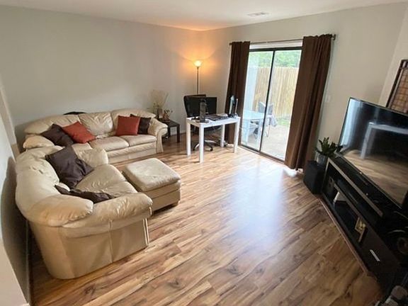 3rd image of 2278 High Bush Cir