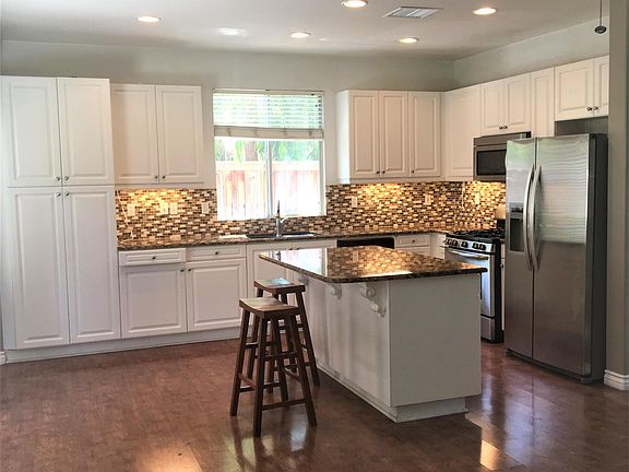 3rd image of 1004 Glendora Dr