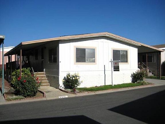 3rd image of 2711 Whispering Hills Ln