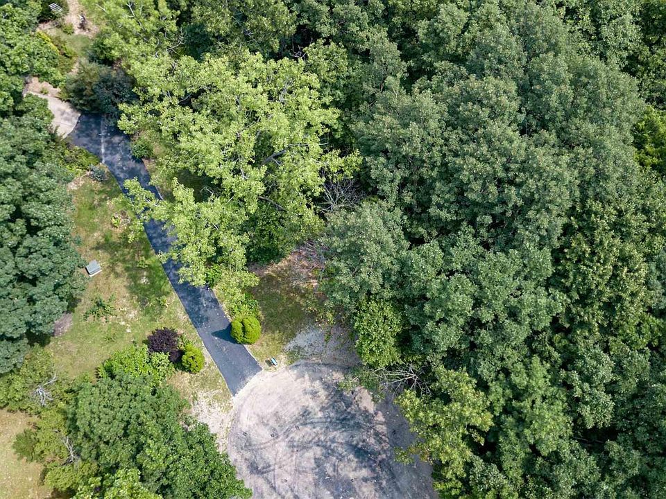 1st image of 352 Blackhawk Dr