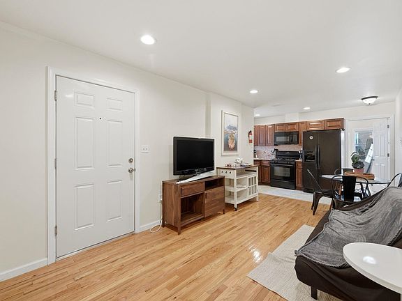 5th image of 499 Ocean Ave #2