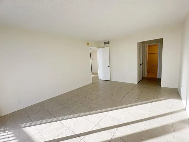 5301 NW 2nd Ave — Photo 7