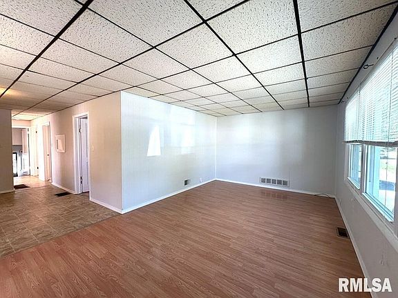 3rd image of 2027 Herbert St