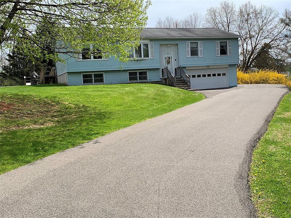 1st image of 40 Gail Dr