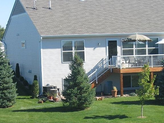 Back Yard w/ lge trees