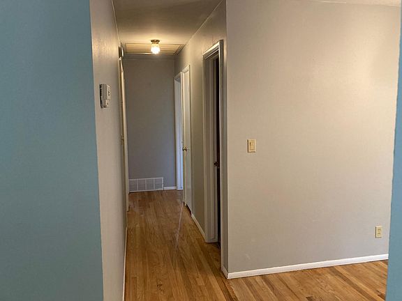 5th image of 1426 Maxwell Ave