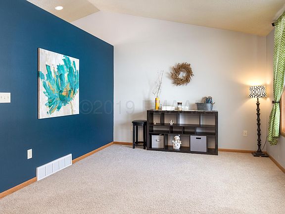 5th image of 415 Northwood Dr
