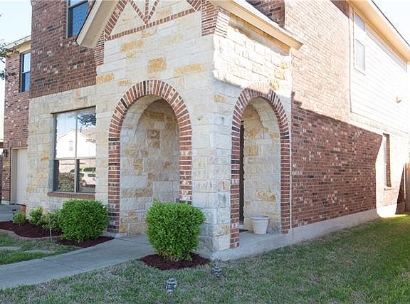 4th image of 2109 Callingwood Dr