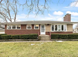 1320 Wakeman Ave, Wheaton, IL 60187