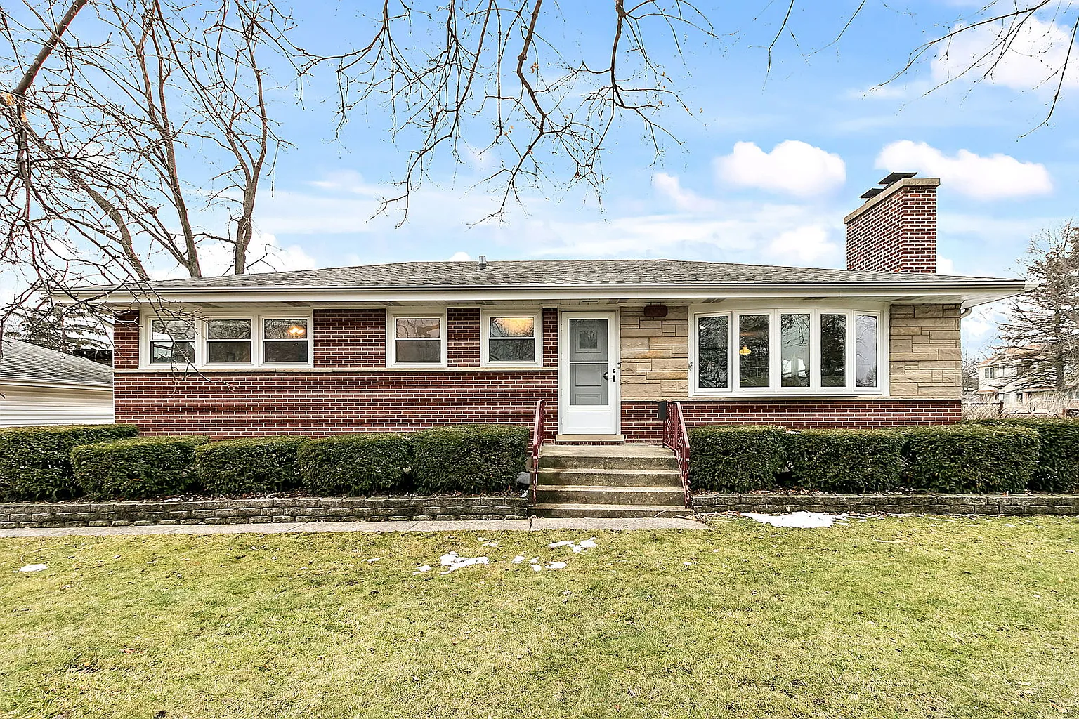 1320 Wakeman Ave photo 1
