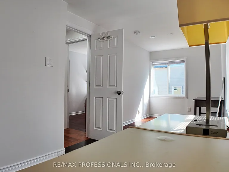 5 Farmbrook Rd #B — Photo 9
