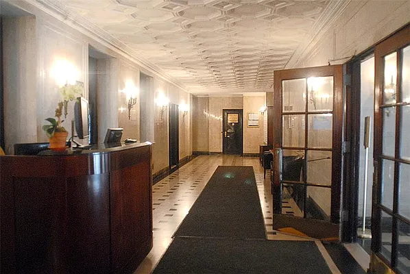 Sold by Warburg | media 3