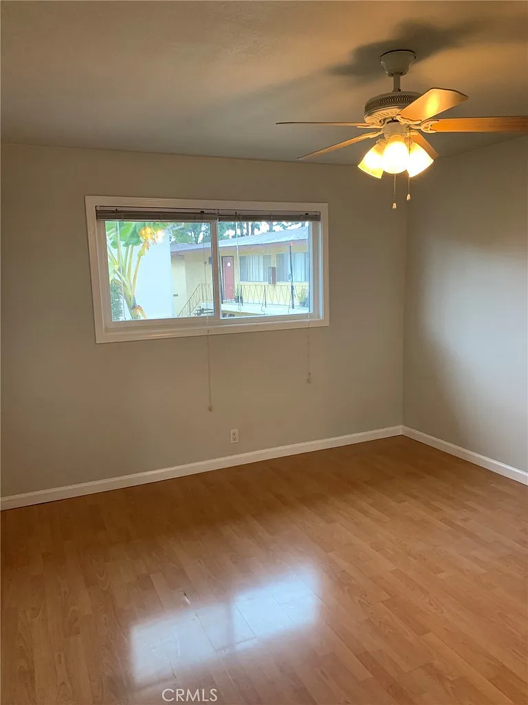 2 bed, 923 sqft, $2,400 — Photo 3